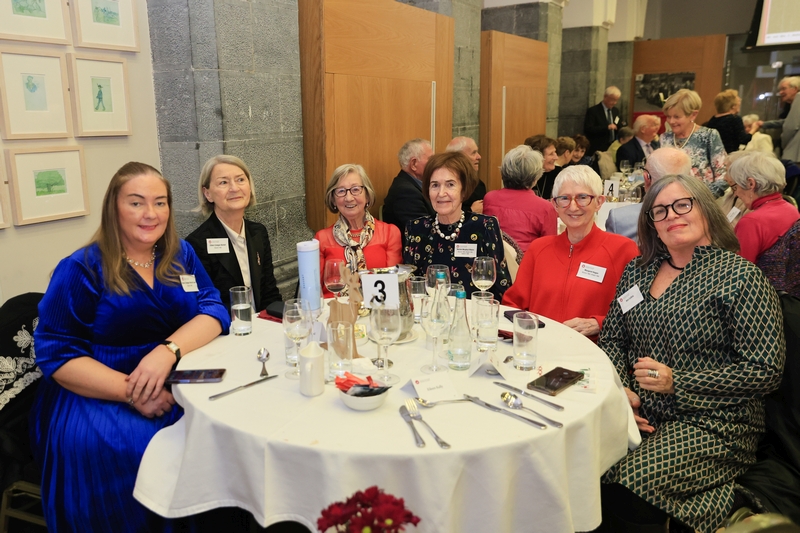 UniAlumni-2022800.jpg (0.4 MB)