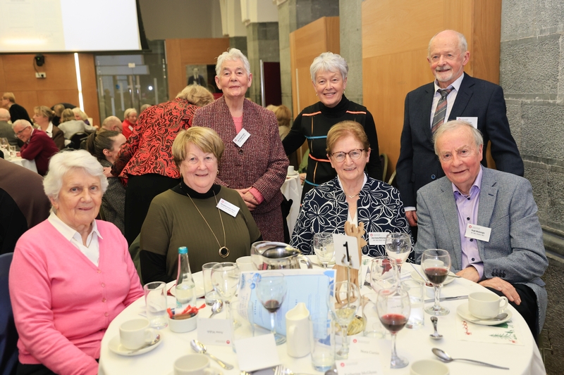 UniAlumni-2026800.jpg (0.4 MB)