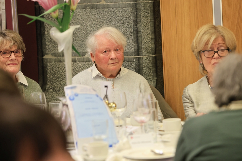 UniAlumni-2152800.jpg (0.3 MB)