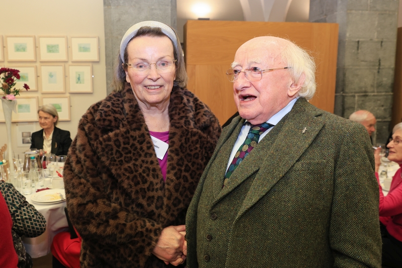 UniAlumni-2236800.jpg (0.4 MB)