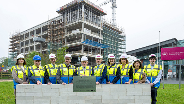Marking the 'Topping Out' of the new Dr Karen Guinee Library at University of Galway - (left to righ